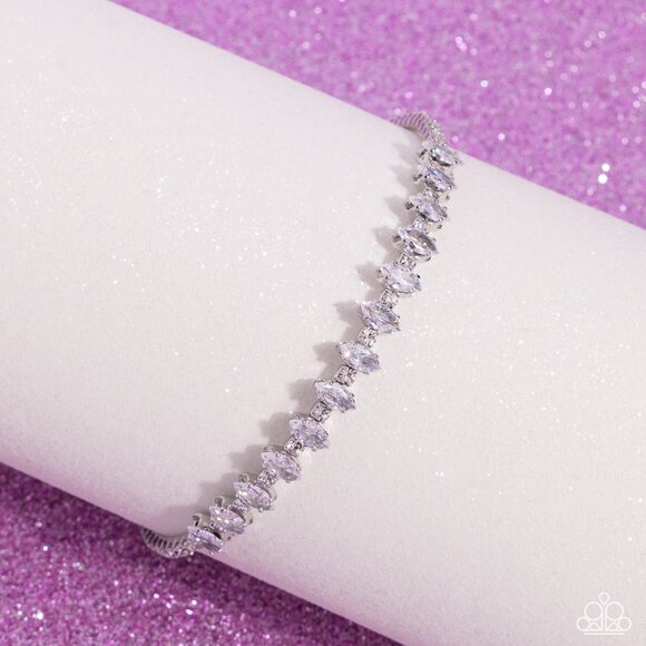 Dandy Dancer - White Bracelet - Picture 3 of 3